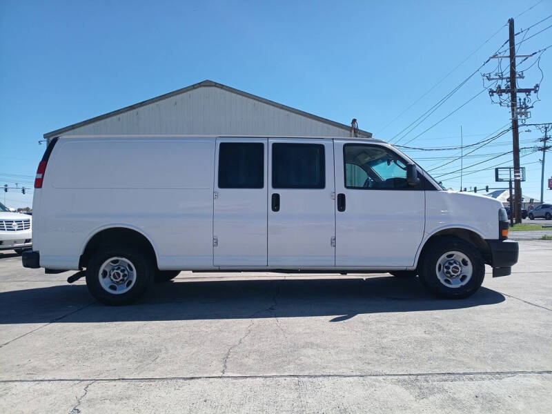 2018 GMC Savana 2500
