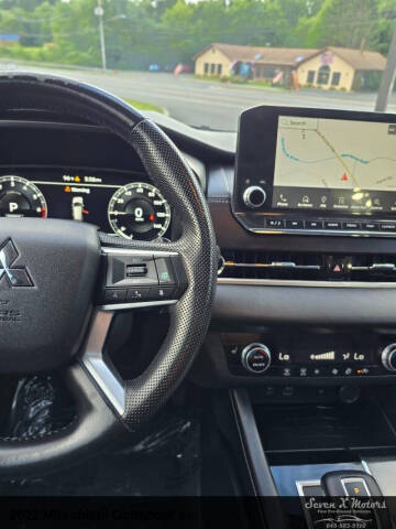 2022 Mitsubishi Outlander SE