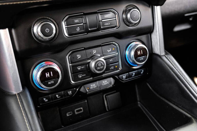 2022 GMC Yukon XL SLT