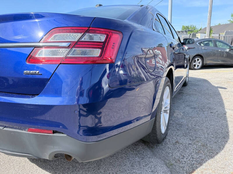 2015 Ford Taurus SEL