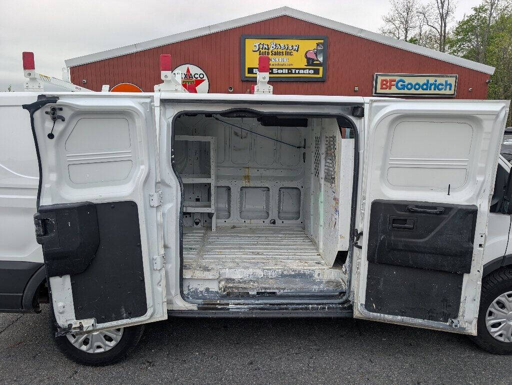 2017 Ford Transit 32