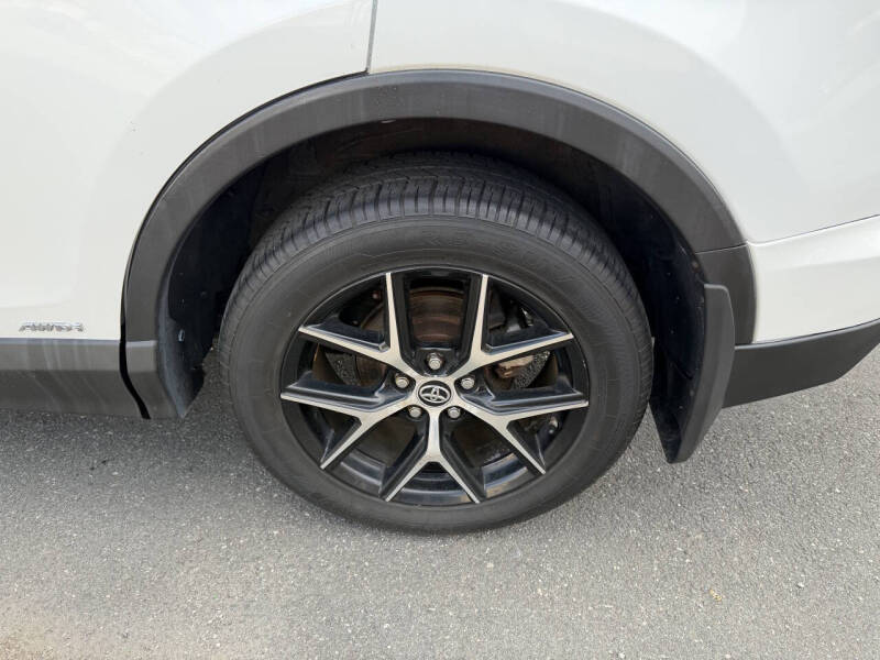 2017 Toyota RAV4 Hybrid SE