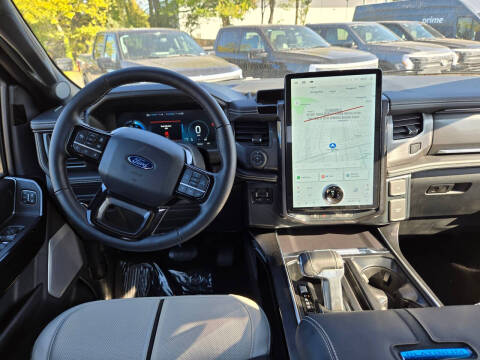 2025 Ford F-150 Lightning Platinum