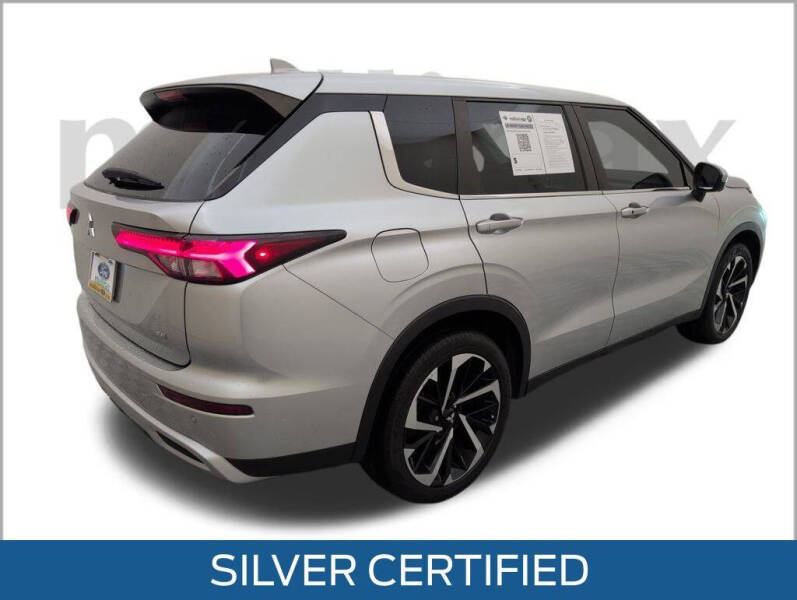 2022 Mitsubishi Outlander SE