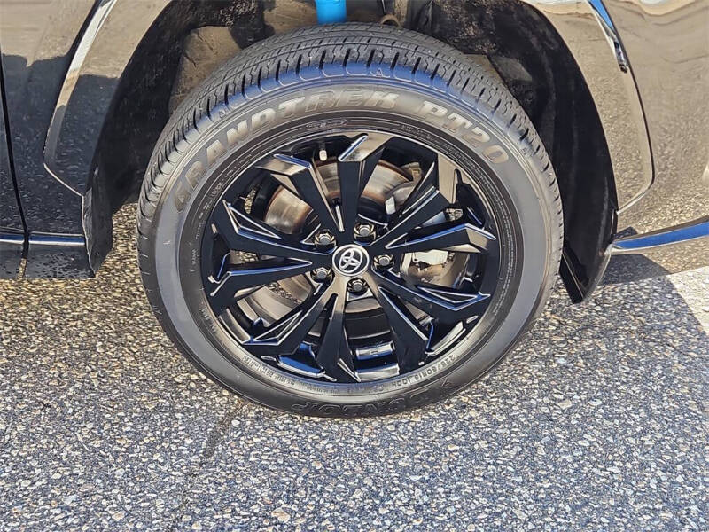 2022 Toyota RAV4 Hybrid SE