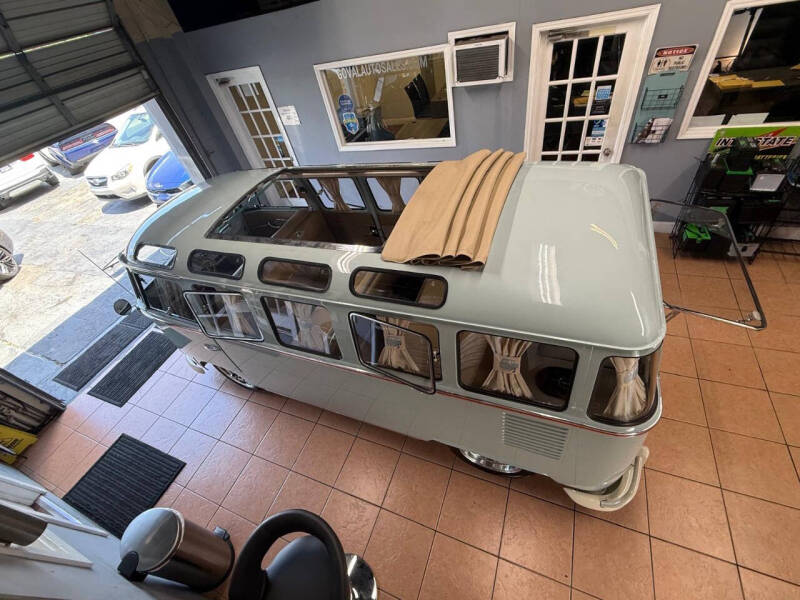 1972 Volkswagen Bus