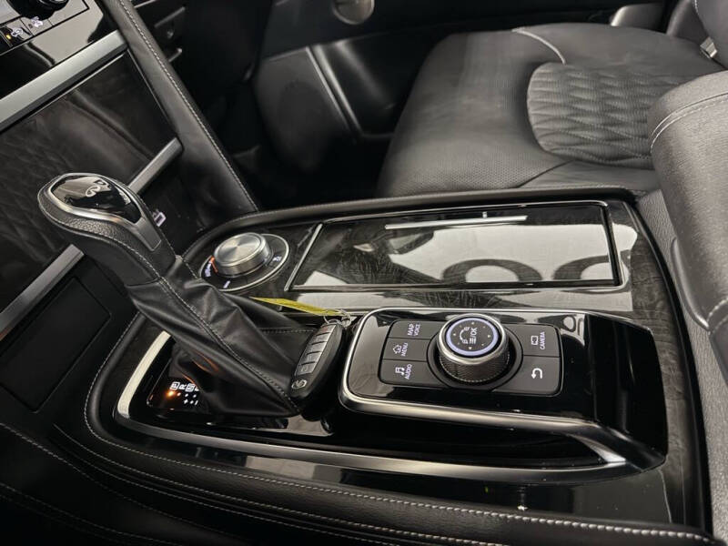 2023 Infiniti QX80 Sensory