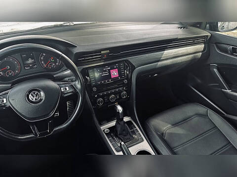 2021 Volkswagen Passat R-Line