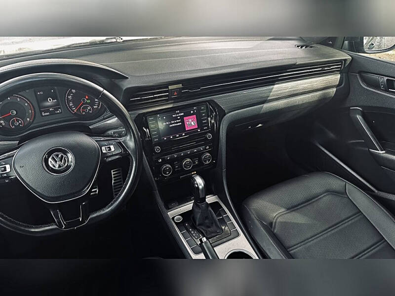 2021 Volkswagen Passat R-Line