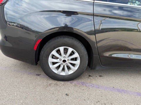 2017 Chrysler Pacifica Touring