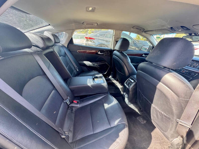 2018 Kia Cadenza Premium