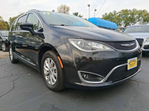 2017 Chrysler Pacifica Touring-L