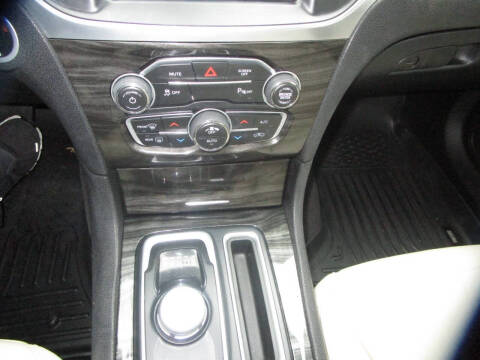 2017 Chrysler 300 Limited