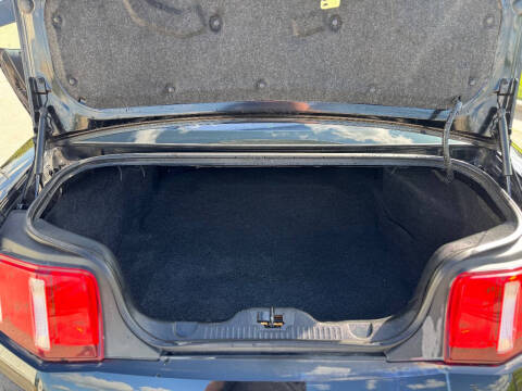 2012 Ford Mustang V6