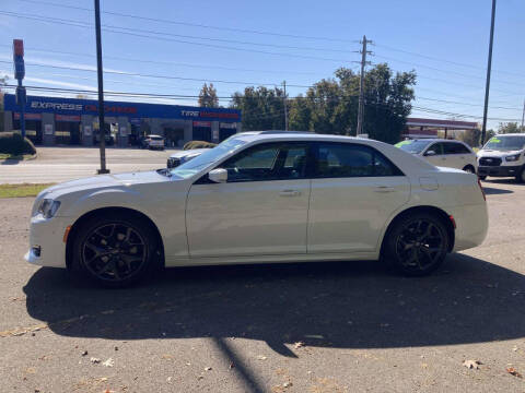 2023 Chrysler 300 Touring L