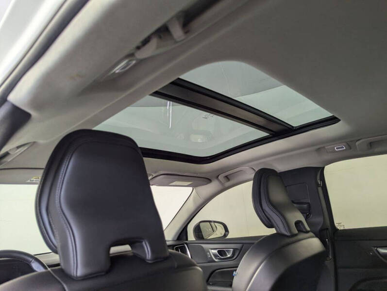 2024 Volvo S60 B5 Core Dark Theme