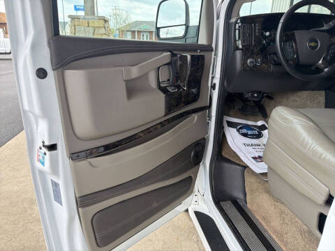 2022 Chevrolet Express 2500
