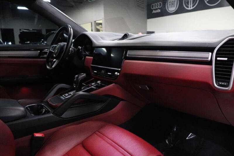 2021 Porsche Cayenne GTS Coupe