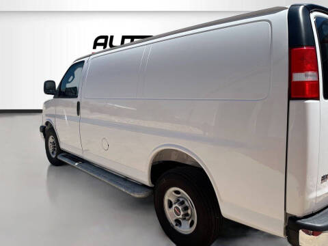 2025 GMC Savana 2500