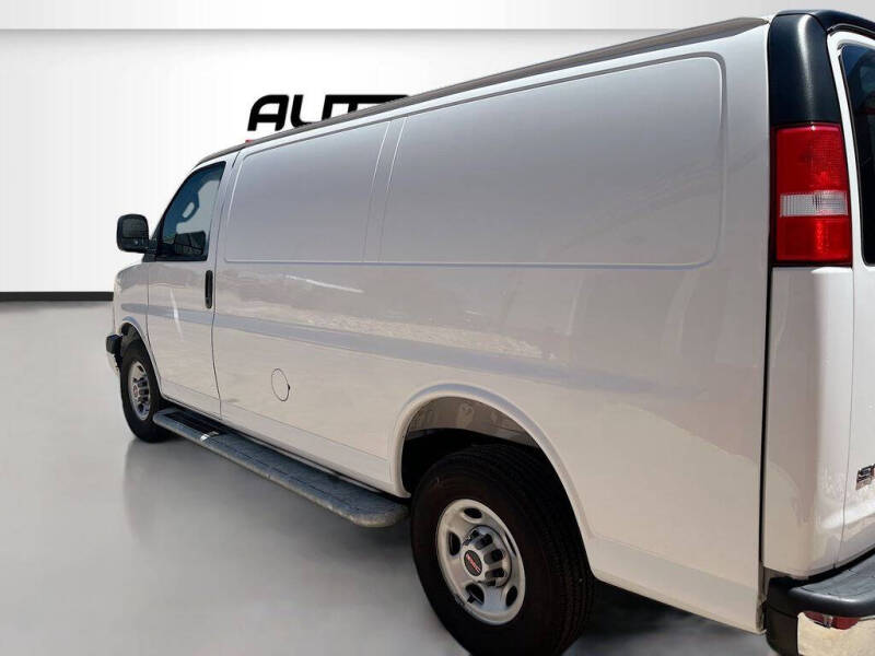 2025 GMC Savana 2500