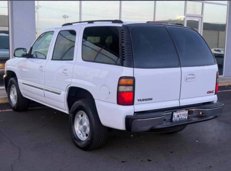 2004 GMC Yukon SLE