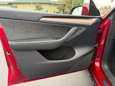 2024 Tesla Model Y Performance