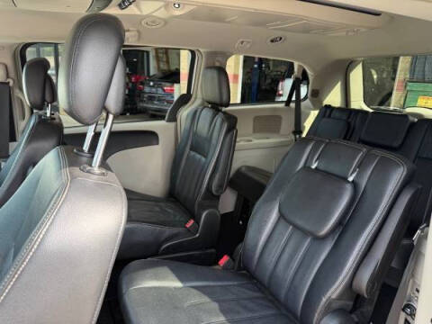 2014 Chrysler Town and Country Touring