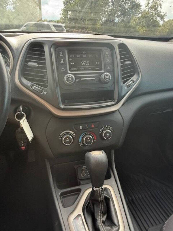 2015 Jeep Cherokee Sport