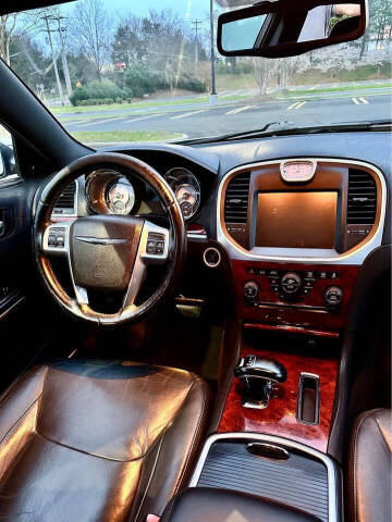 2012 Chrysler 300 Limited