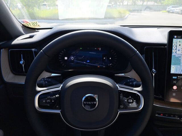 2026 Volvo XC60 B5 Core