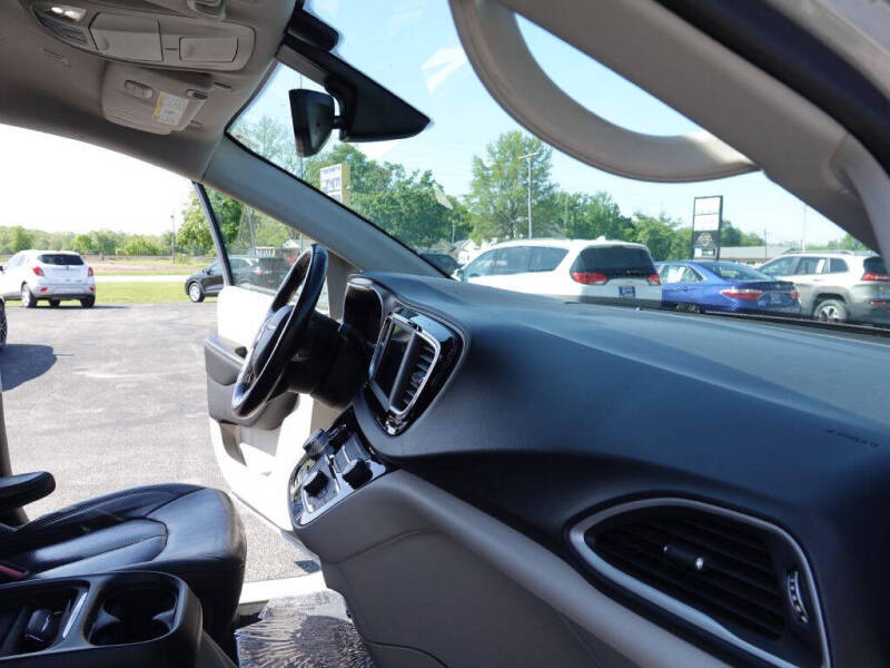 2019 Chrysler Pacifica Touring L