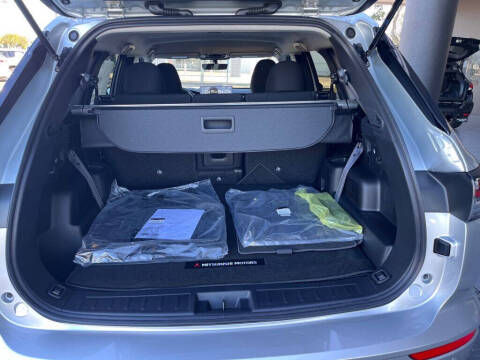 2026 Mitsubishi Outlander ES