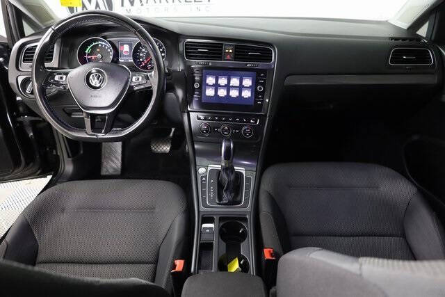 2017 Volkswagen e-Golf SE