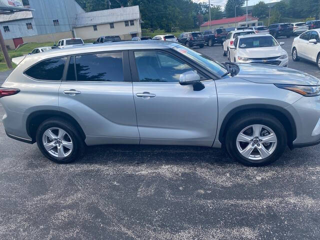 2023 Toyota Highlander LE