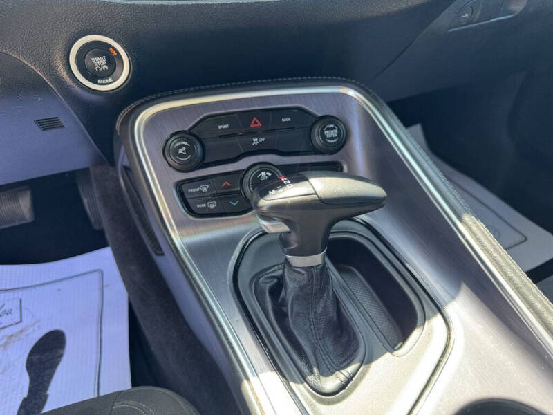 2016 Dodge Challenger SXT