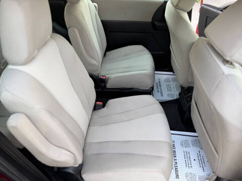 2013 Mazda MAZDA5 Sport