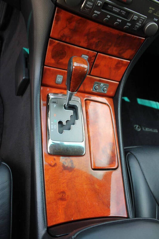 2004 Lexus LS 430