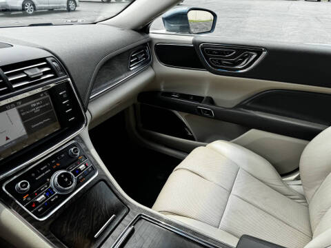 2019 Lincoln Continental Select