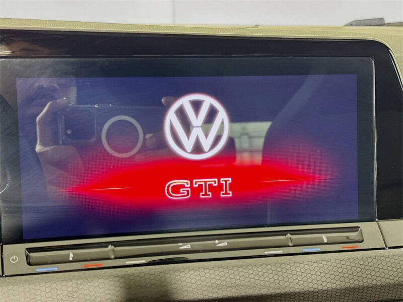 2022 Volkswagen Golf GTI SE
