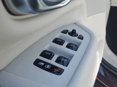 2025 Volvo XC90 B6 Ultra Bright Theme 6P