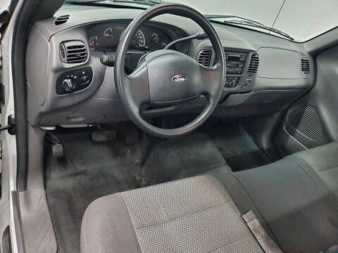 2004 Ford F-150 Heritage XL