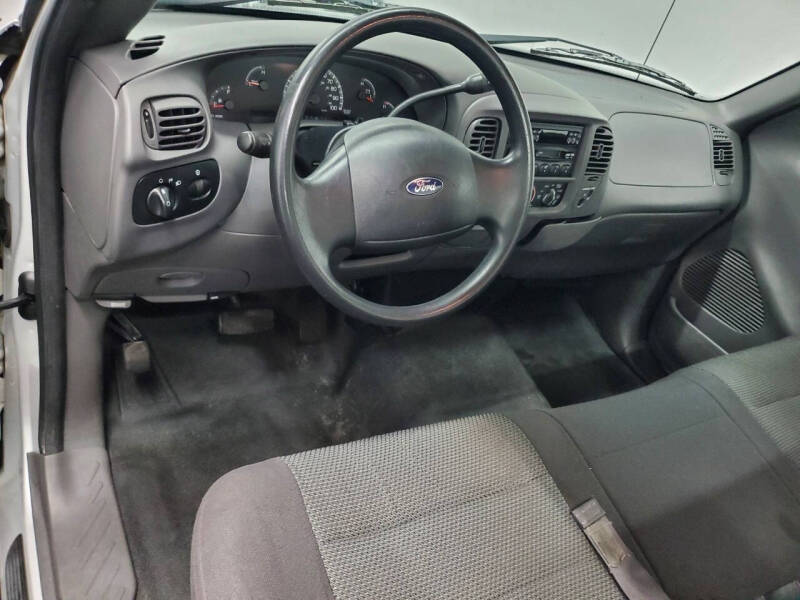 2004 Ford F-150 Heritage XL