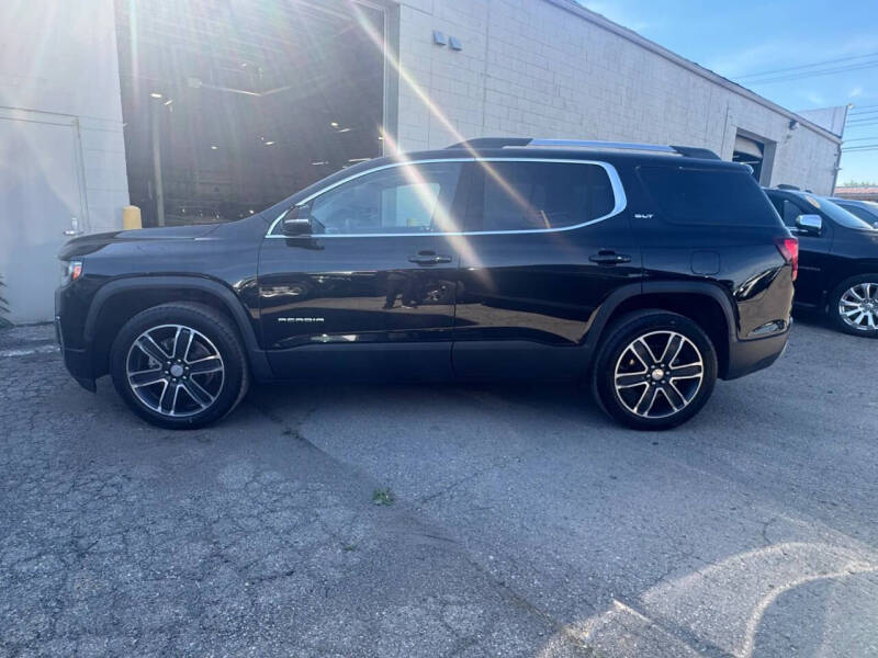 2023 GMC Acadia SLT