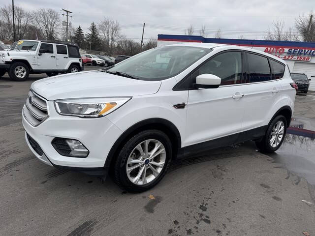 2019 Ford Escape SE photo 3