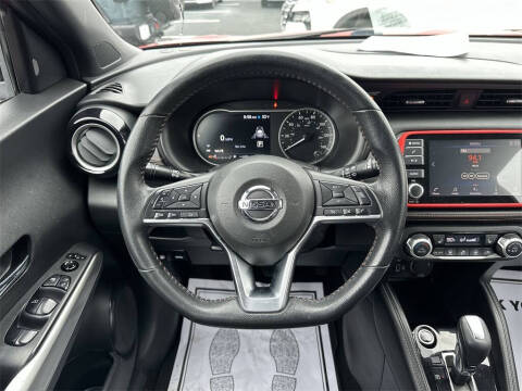 2020 Nissan Kicks SR