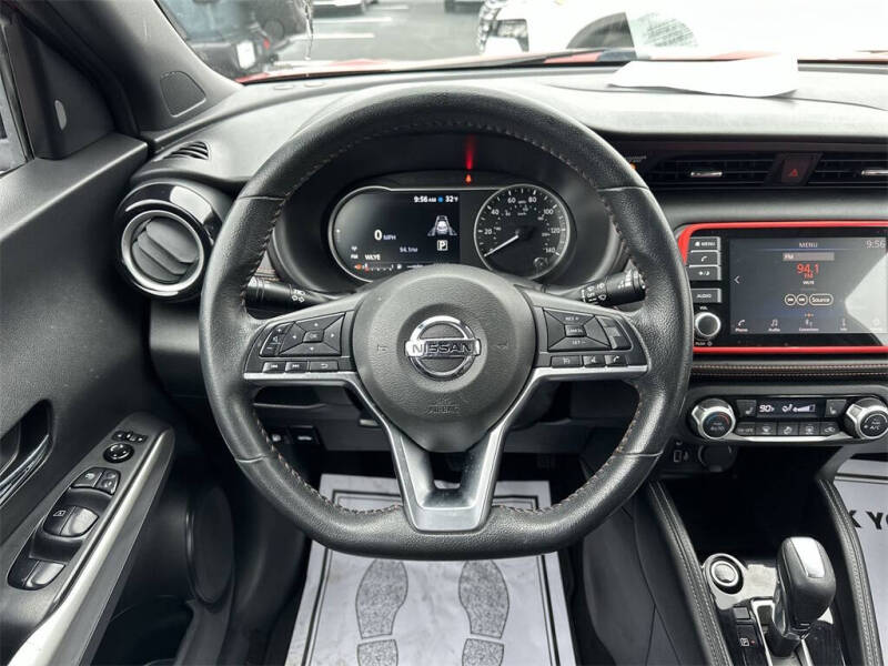 2020 Nissan Kicks SR