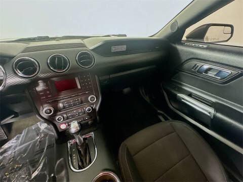 2017 Ford Mustang V6