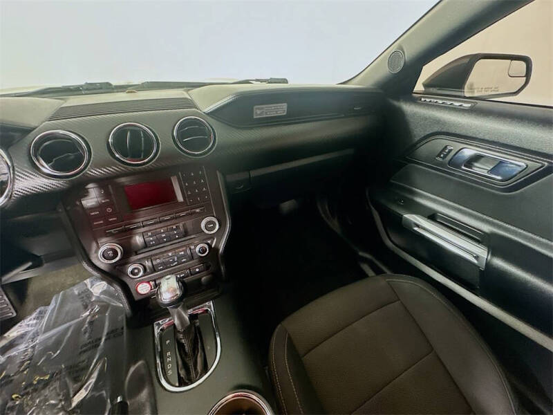 2017 Ford Mustang V6