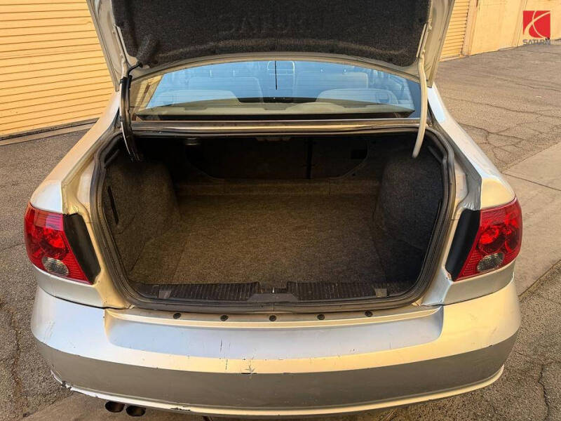 2005 Saturn L300