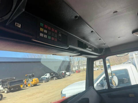 1999 Freightliner FL60